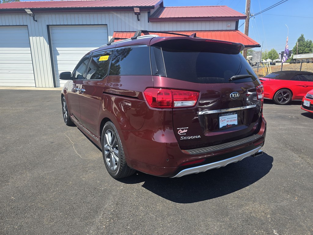 Photo 2 of this KIA SEDONA