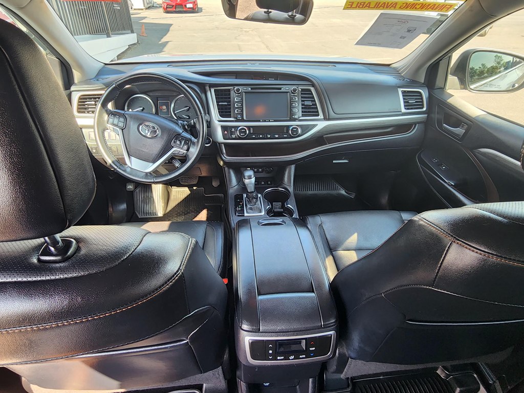 Photo 5 of this TOYOTA HIGHLANDER