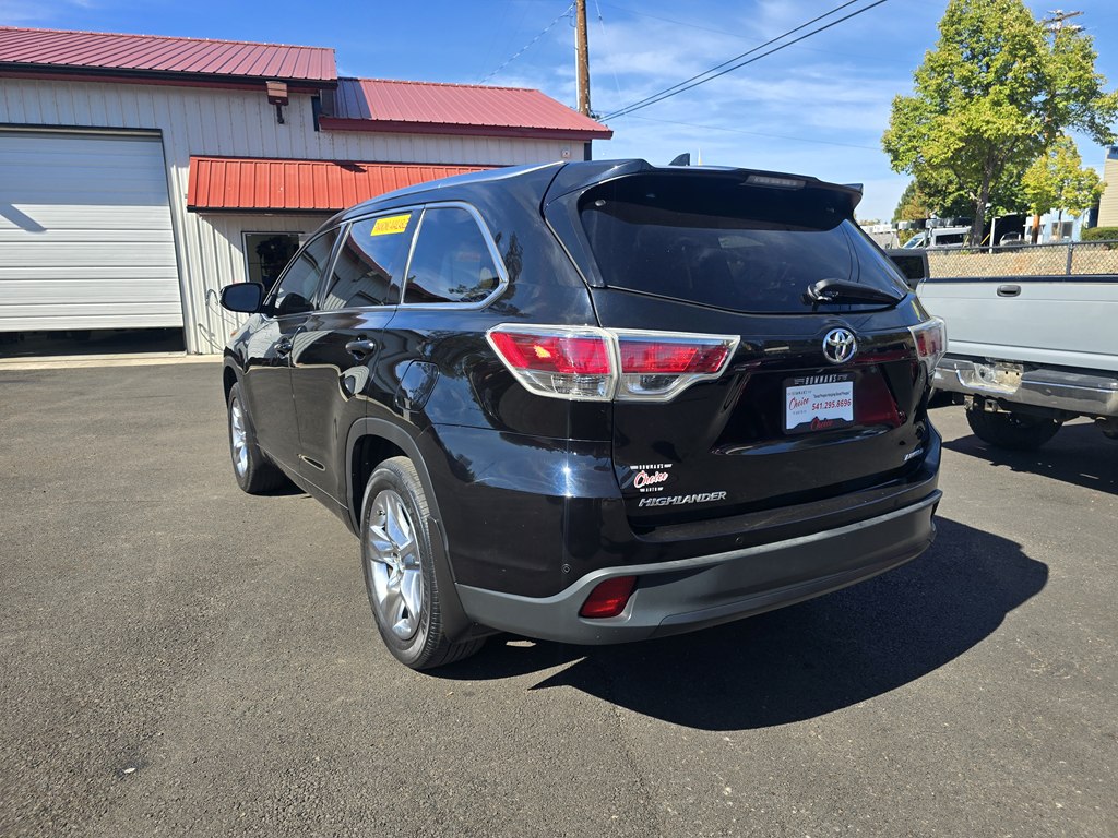 Photo 2 of this TOYOTA HIGHLANDER