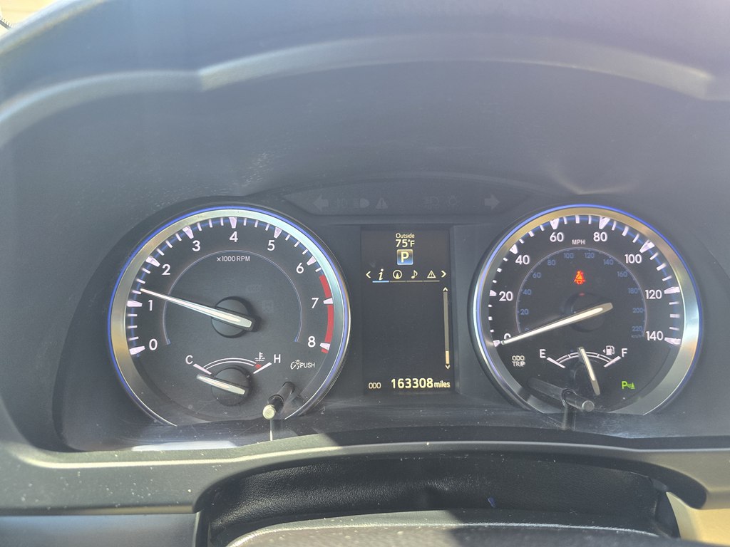 Photo 6 of this TOYOTA HIGHLANDER