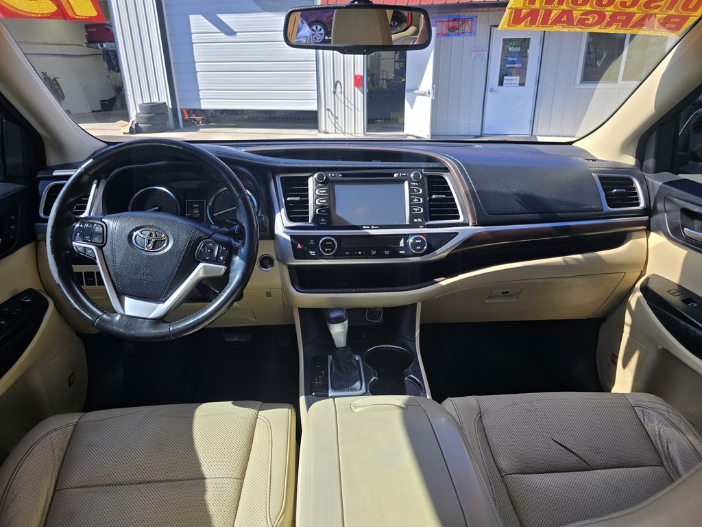 Photo 5 of this TOYOTA HIGHLANDER