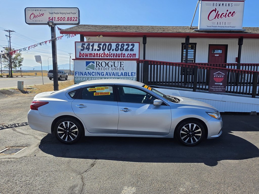 Photo 2 of this NISSAN ALTIMA
