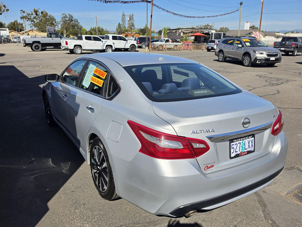 Photo 3 of this NISSAN ALTIMA