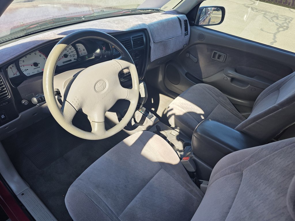 Photo 4 of this TOYOTA TACOMA