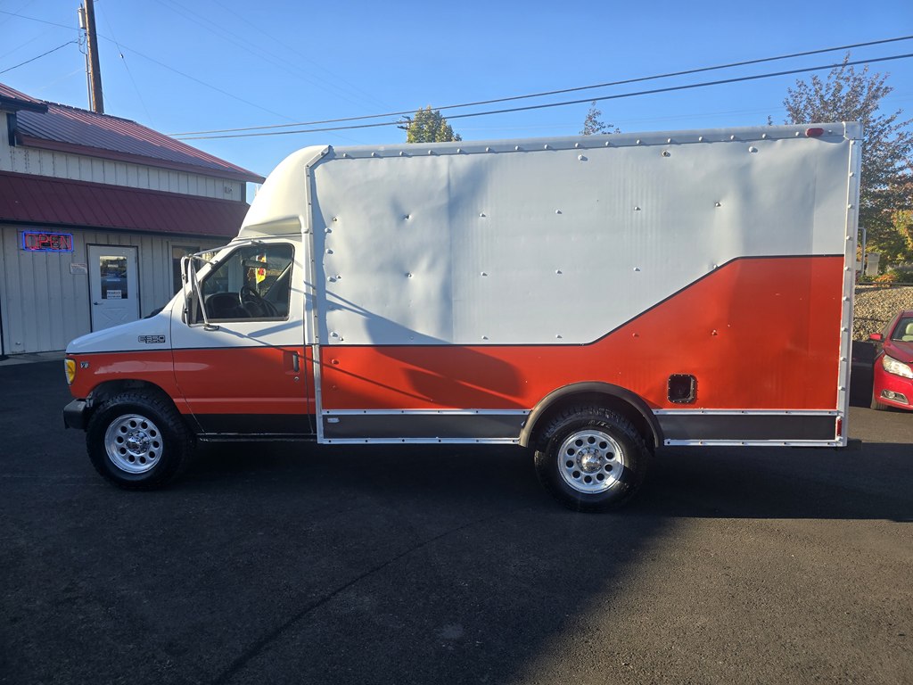 Photo 3 of this FORD ECONOLINE