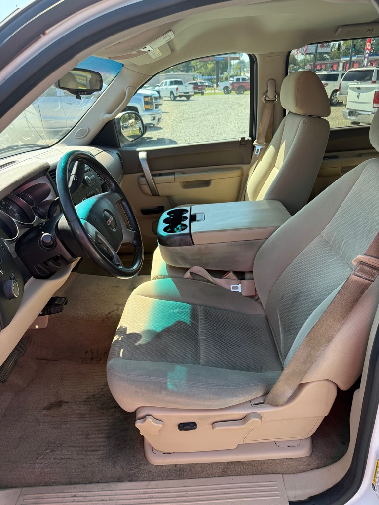 Photo 8 of this GMC SIERRA