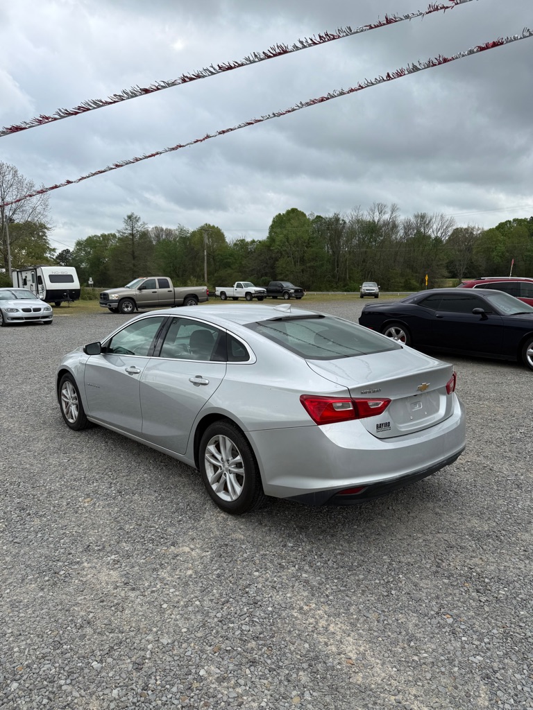 Photo 6 of this CHEVROLET MALIBU
