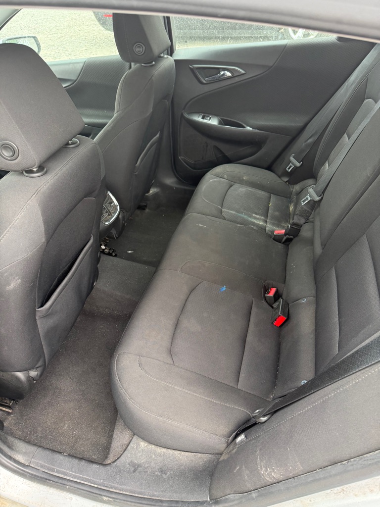 Photo 7 of this CHEVROLET MALIBU