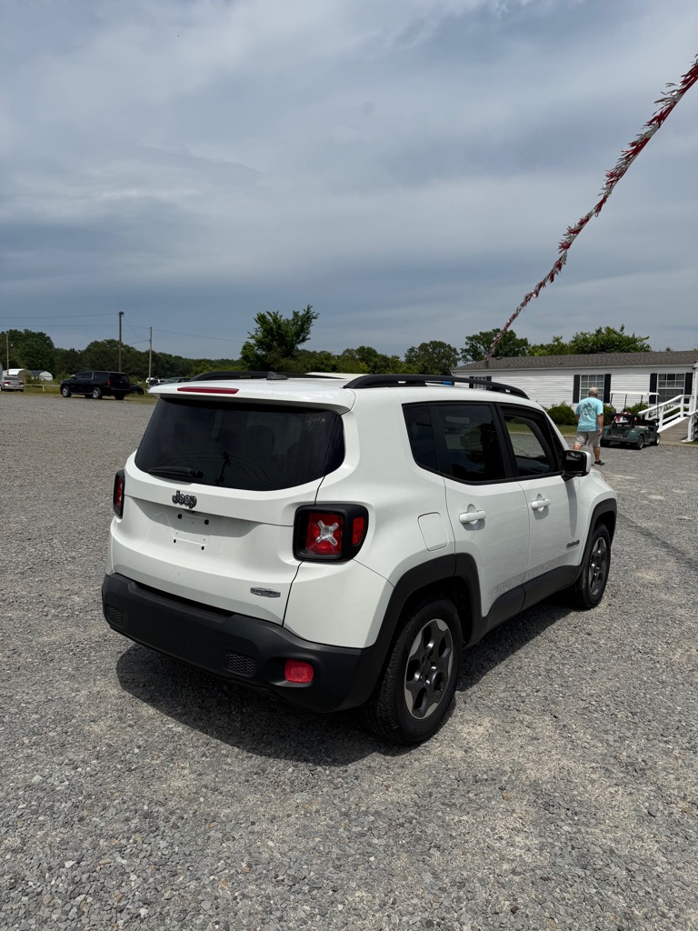 Photo 4 of this JEEP RENEGADE