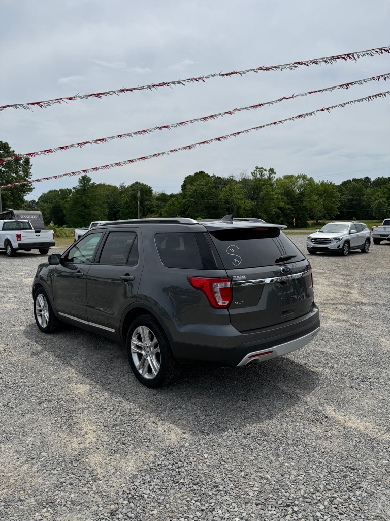 Photo 6 of this FORD EXPLORER
