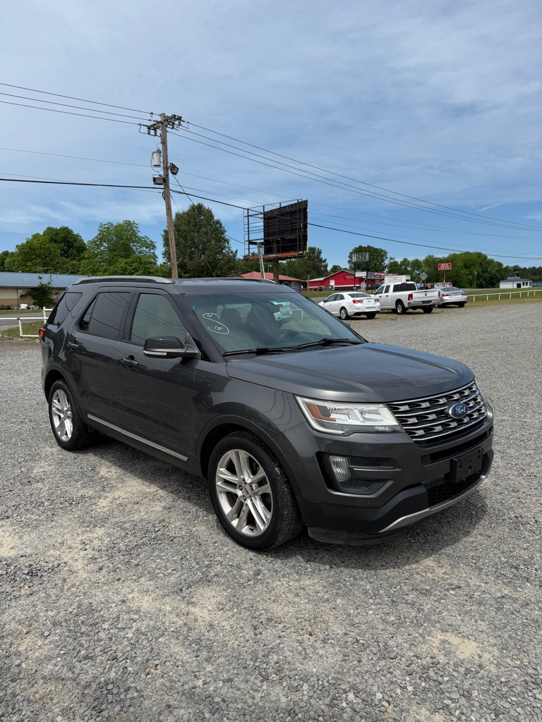 Photo 3 of this FORD EXPLORER