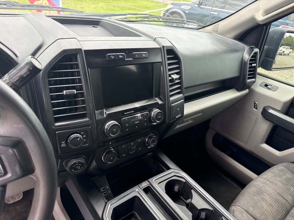 Photo 5 of this FORD F150
