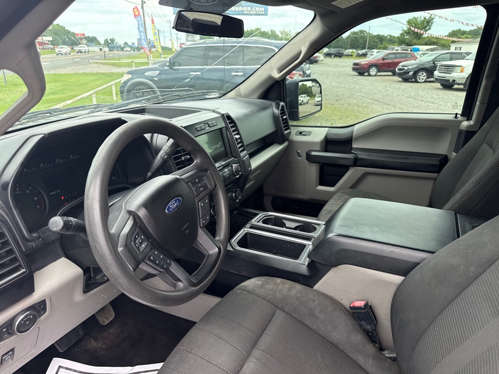 Photo 4 of this FORD F150