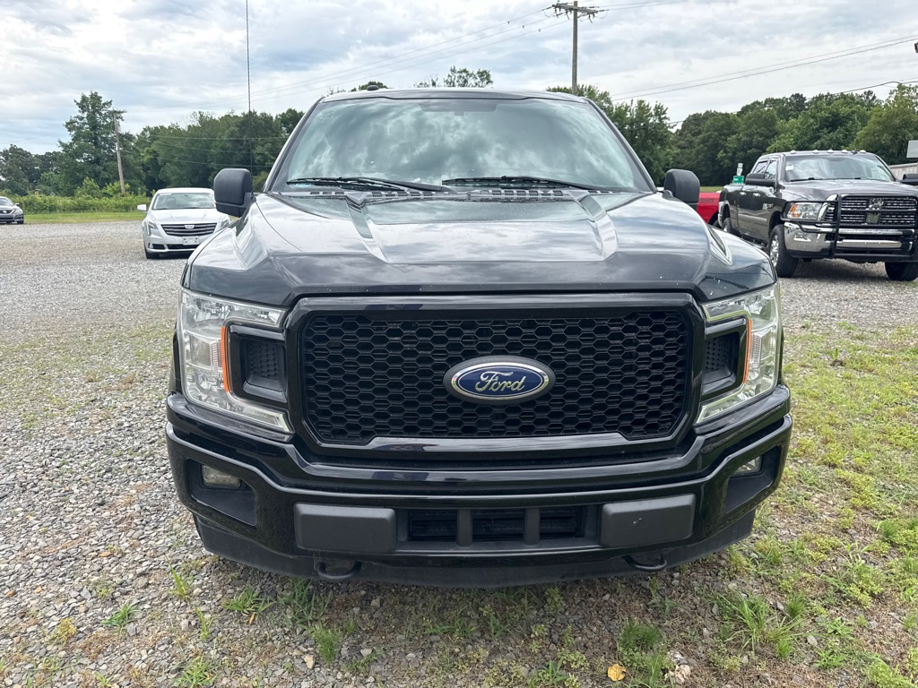 Photo 3 of this FORD F150