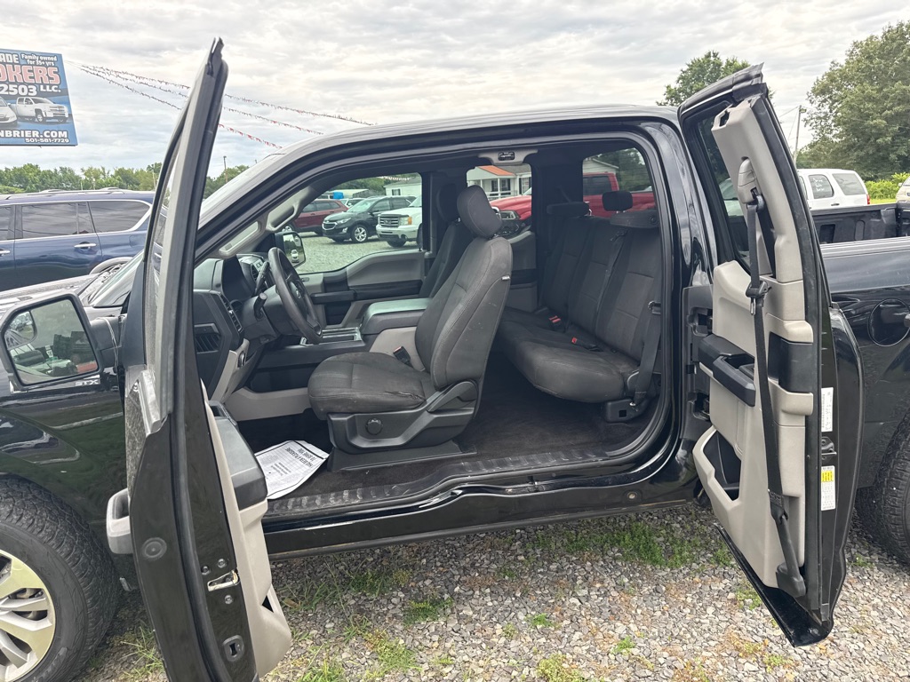 Photo 7 of this FORD F150