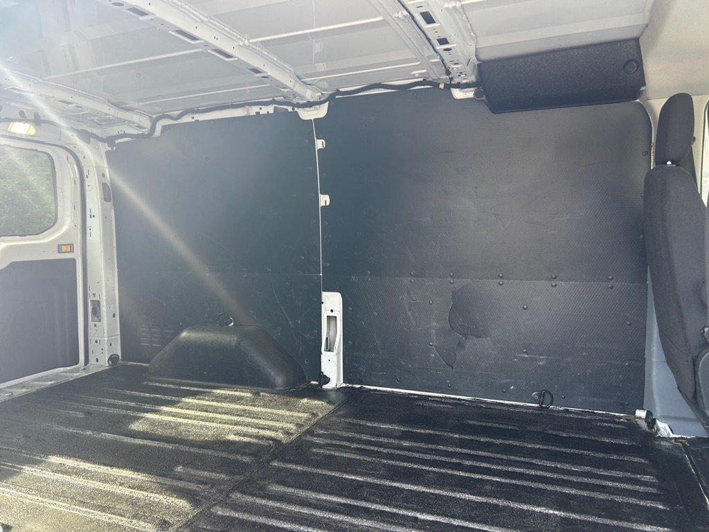 Photo 11 of this FORD TRANSIT 150