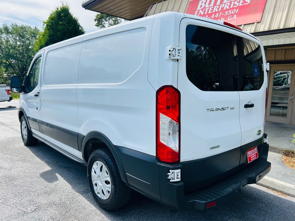 Photo 6 of this FORD TRANSIT 150