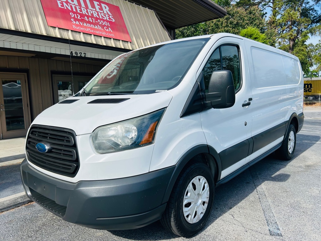 Photo 5 of this FORD TRANSIT 150