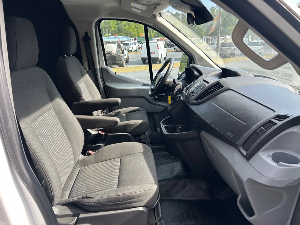 Photo 15 of this FORD TRANSIT 150