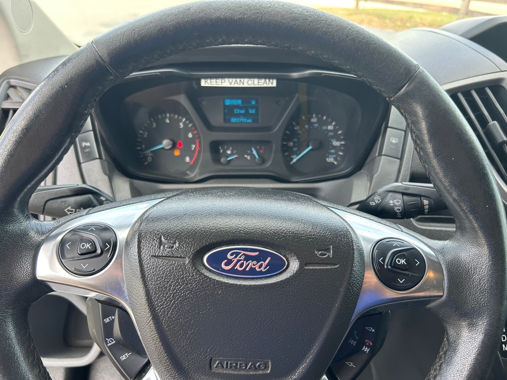 Photo 17 of this FORD TRANSIT 150