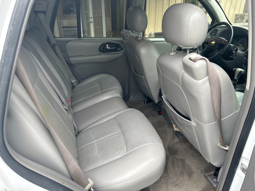 Photo 10 of this CHEVROLET TRAILBLAZER