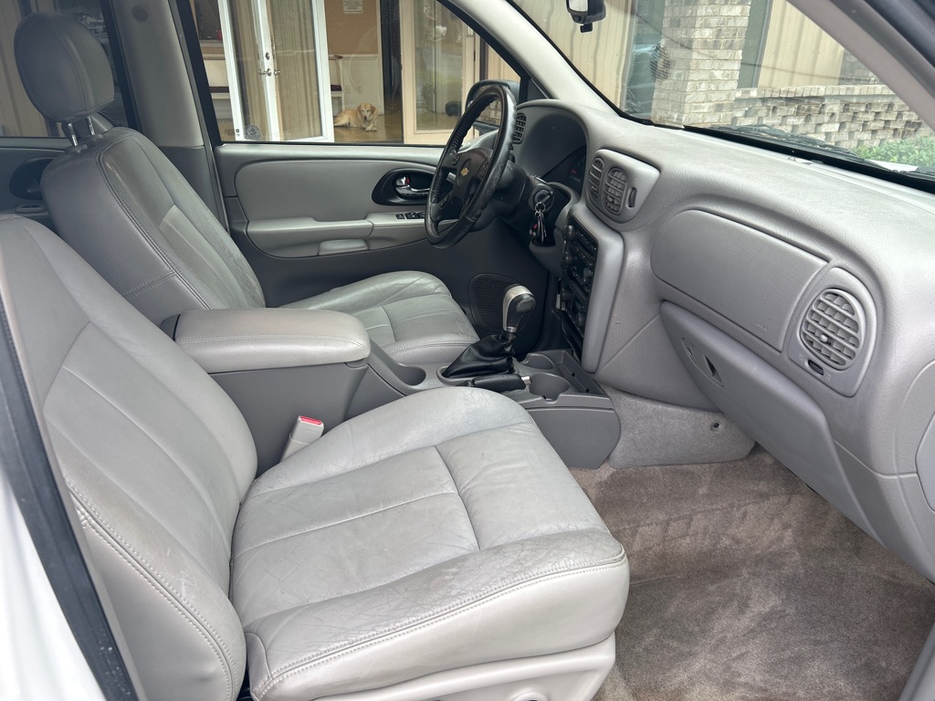 Photo 11 of this CHEVROLET TRAILBLAZER