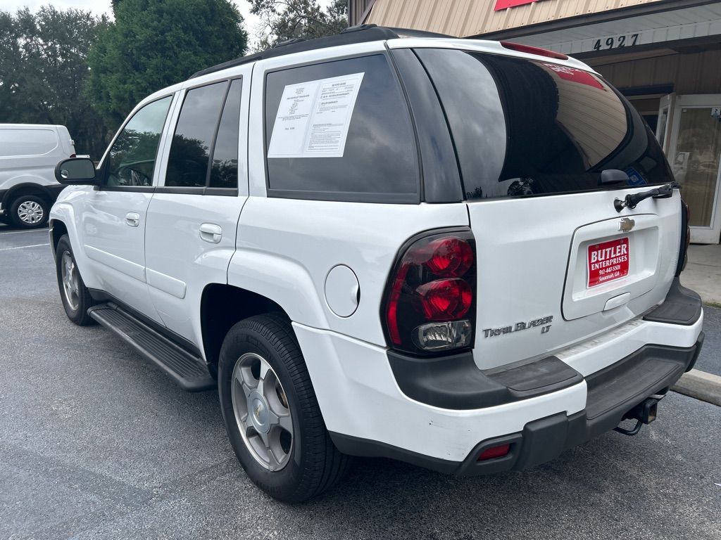 Photo 3 of this CHEVROLET TRAILBLAZER