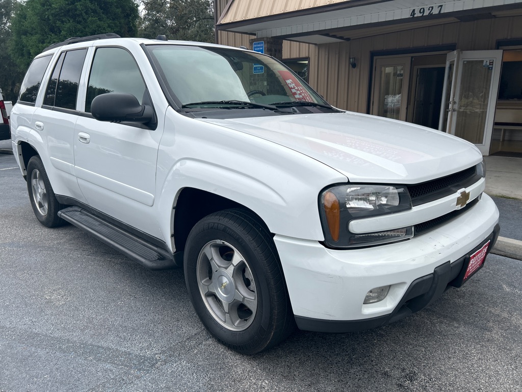 Photo 5 of this CHEVROLET TRAILBLAZER