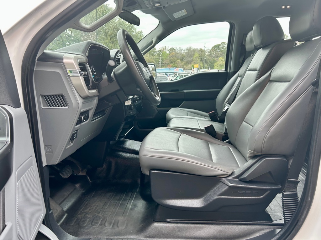 Photo 13 of this FORD F150 SUPER CREW