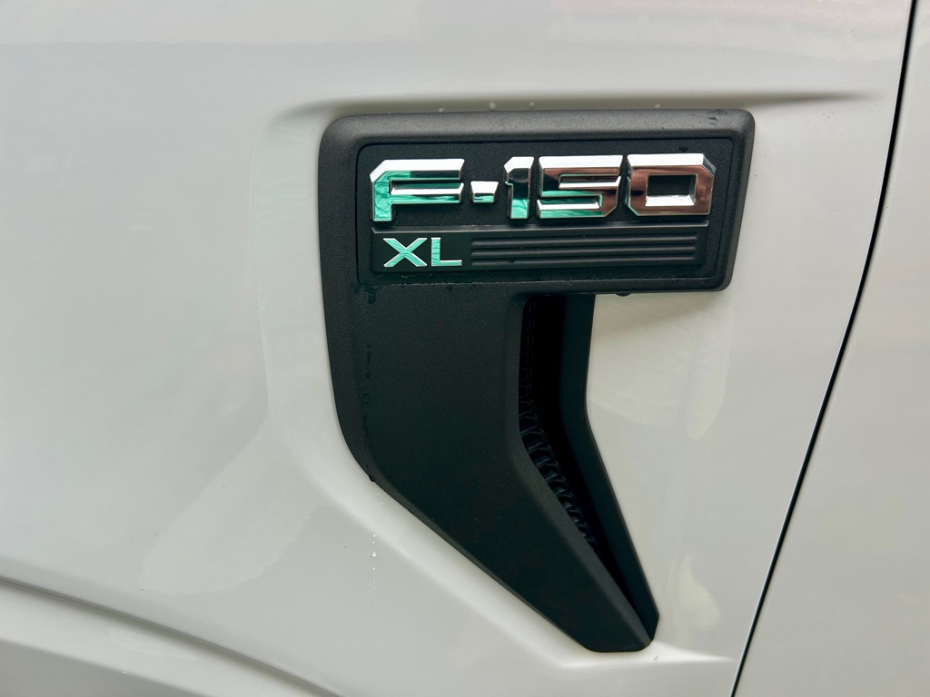 Photo 12 of this FORD F150 SUPER CREW