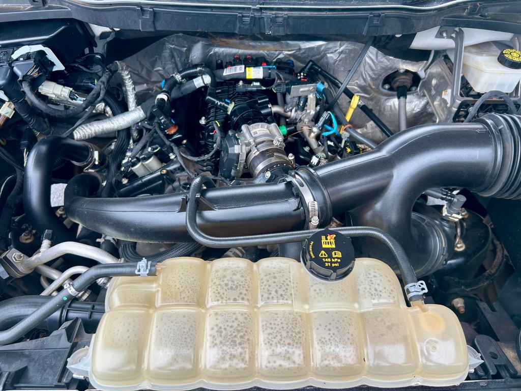 Photo 10 of this FORD F150 SUPER CREW
