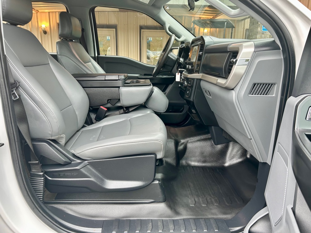 Photo 22 of this FORD F150 SUPER CREW