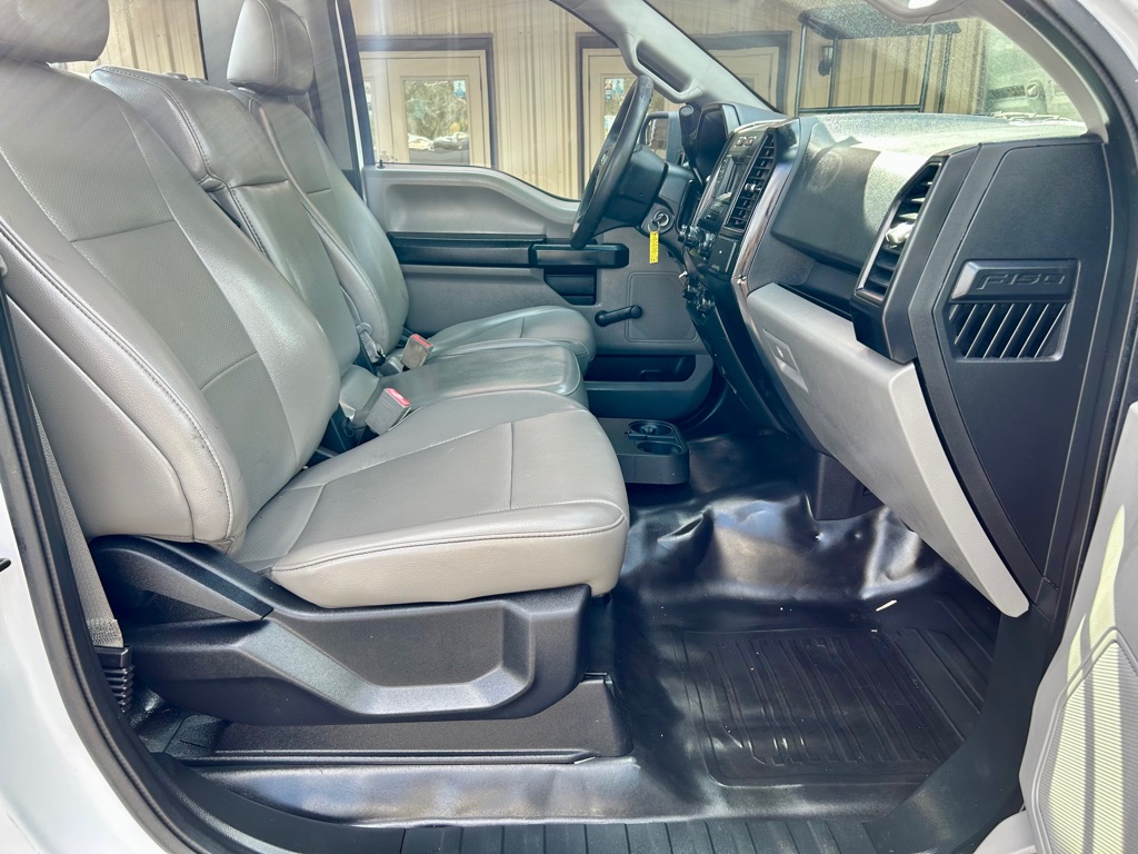 Photo 12 of this FORD F150 REGULAR