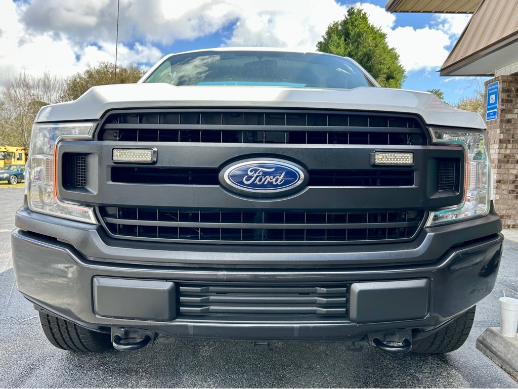 Photo 4 of this FORD F150 REGULAR