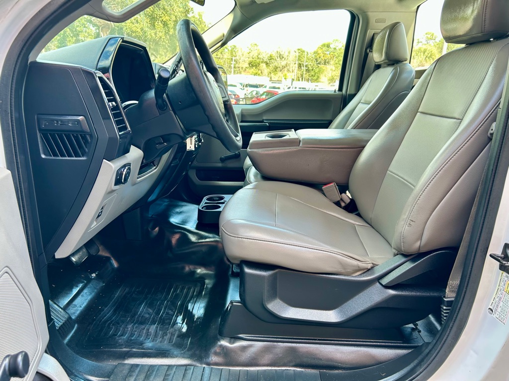 Photo 15 of this FORD F150 REGULAR