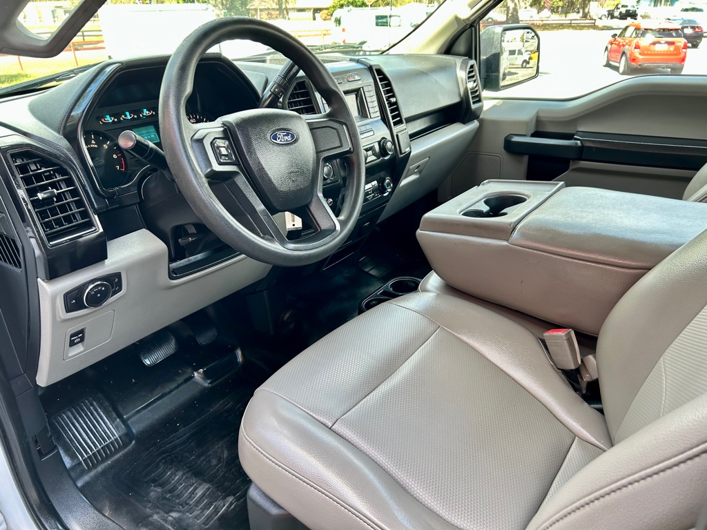 Photo 16 of this FORD F150 REGULAR