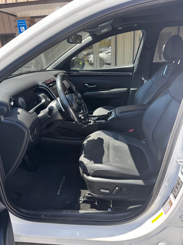Photo 9 of this HYUNDAI SANTA CRUZ
