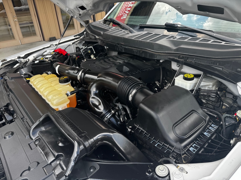Photo 18 of this FORD F150 SUPER CREW