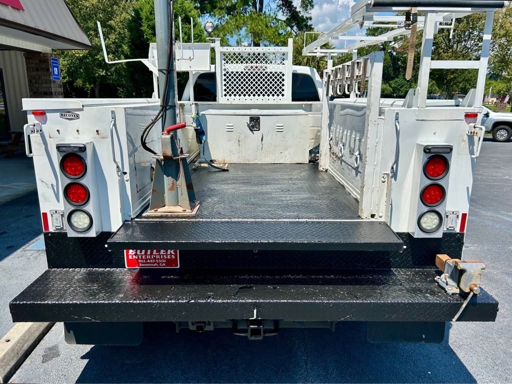 Photo 15 of this FORD F450 SERVICE