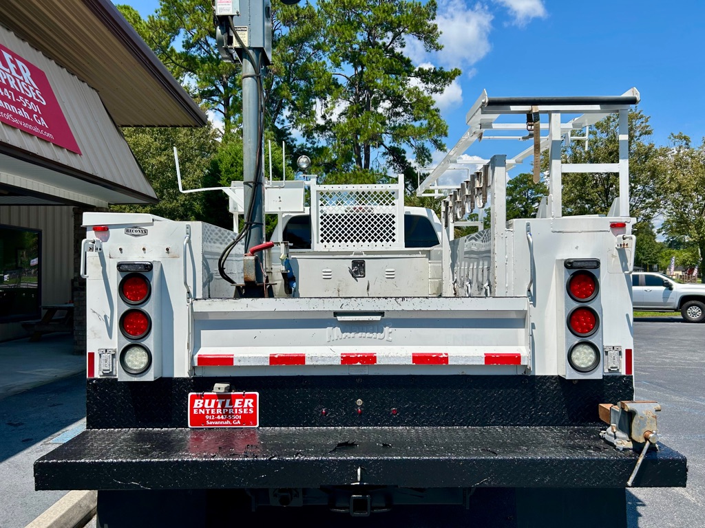 Photo 14 of this FORD F450 SERVICE