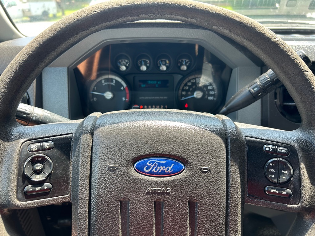 Photo 32 of this FORD F450 SERVICE
