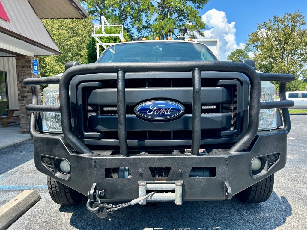 Photo 12 of this FORD F450 SERVICE