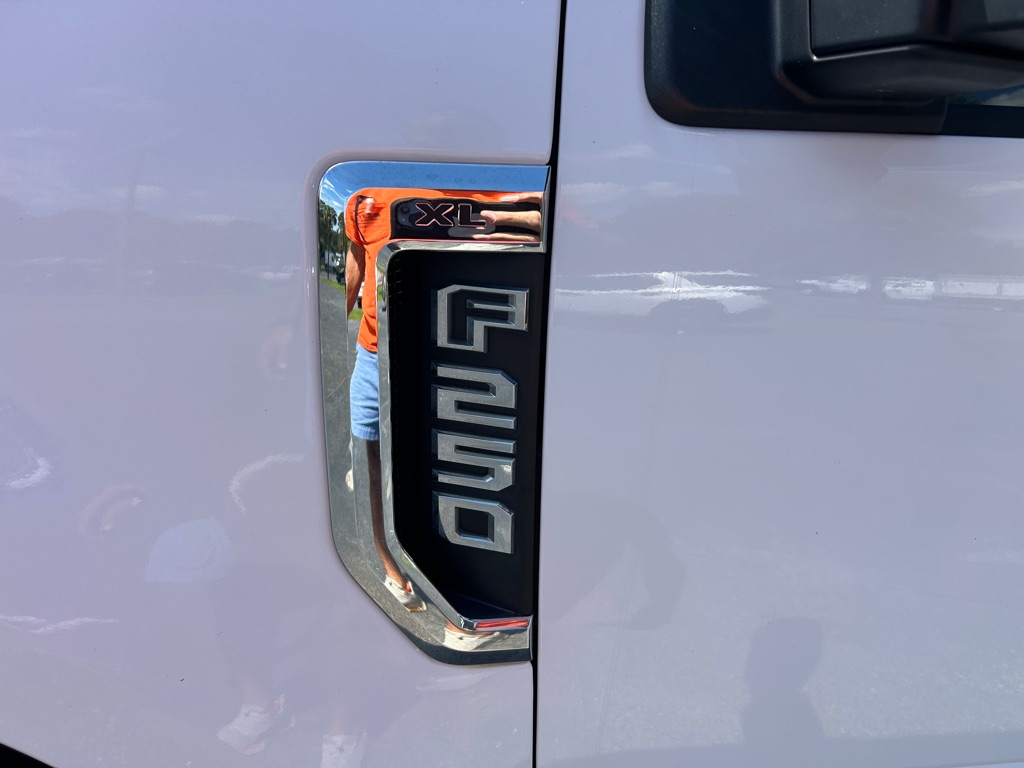 Photo 11 of this FORD F250 SUPER CREW