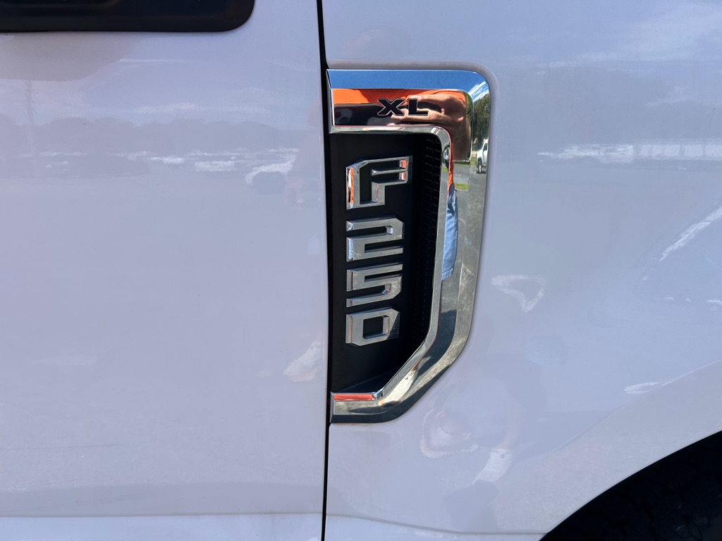 Photo 34 of this FORD F250 SUPER CREW