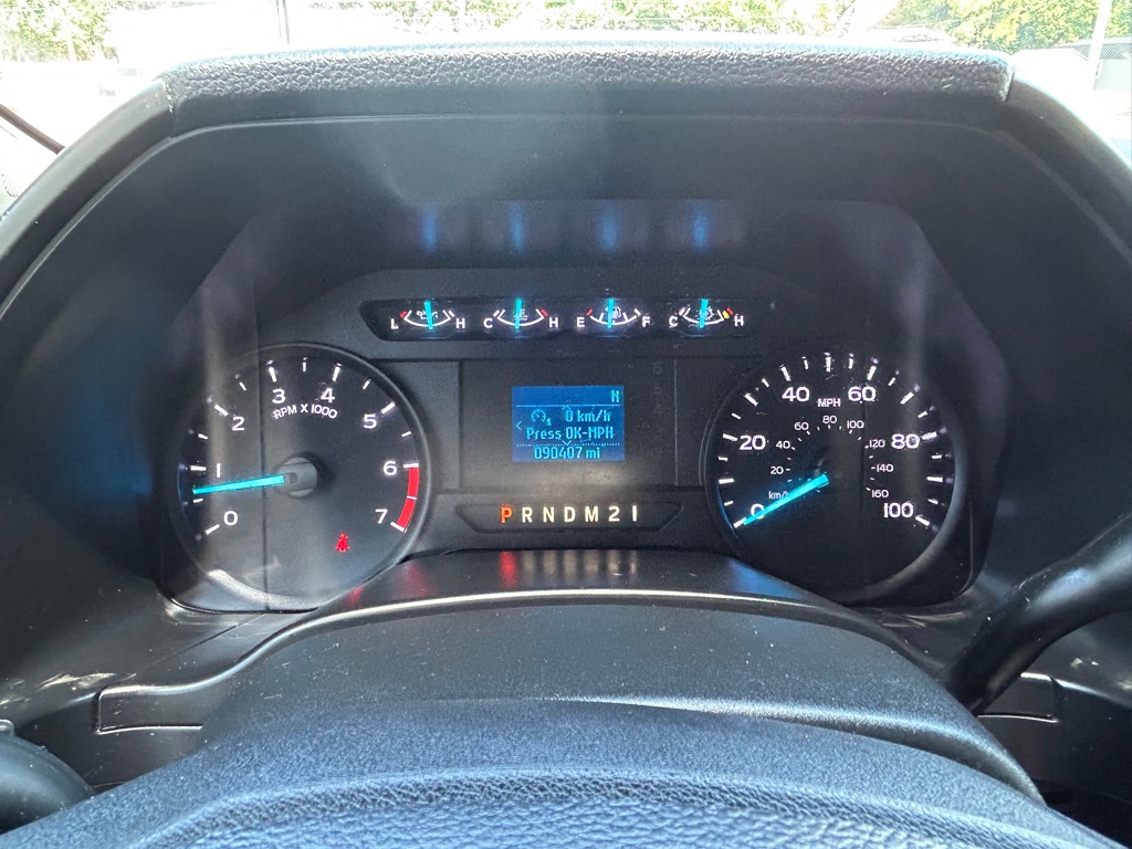 Photo 32 of this FORD F250 SUPER CREW