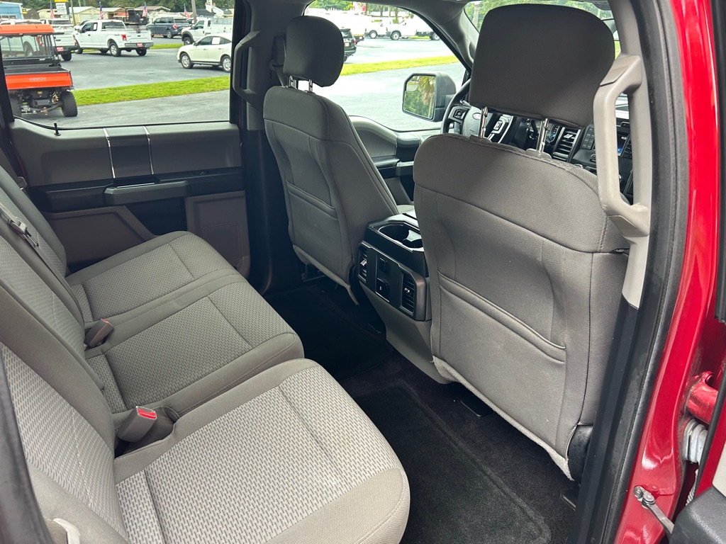Photo 25 of this FORD F550 SUPER CREW