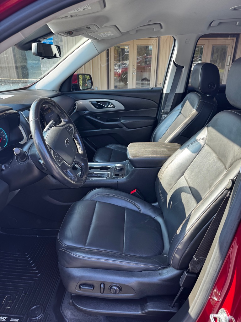 Photo 10 of this CHEVROLET TRAVERSE