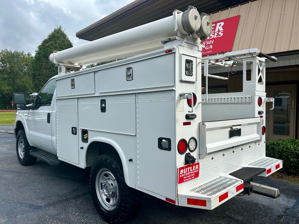 Photo 3 of this FORD F350 SERVICE
