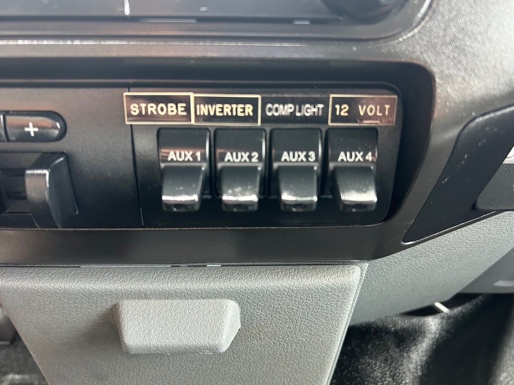 Photo 33 of this FORD F350 SERVICE