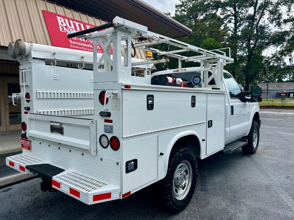 Photo 6 of this FORD F350 SERVICE